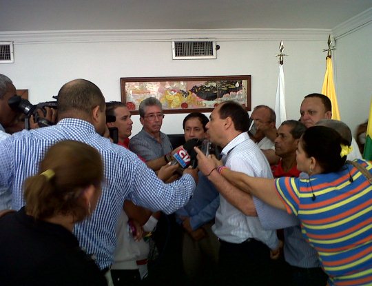 <U>Ante el Gobernador, se posesionó Director de la C.R.A</U><br /> “INICIAMOS CON LA FORMULACIÓN DE UN PLAN DE ACCIÓN AMBIENTAL PARTICIPATIVO”: ALBERTO ESCOLAR - Corporación Autónoma Regional del Atlántico | C.R.A - Continuar trabajando por mejorar cada una de las problemáticas ambientales del departamento, es la principal meta del Director de la Corporación Autónoma Regional del Atlántico, C.R.A, Alberto Escolar, quien recibió posesión de su cargo, ante el Gobernador del Atlántico, José Antonio Segebre.