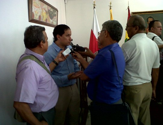 <U>Ante el Gobernador, se posesionó Director de la C.R.A</U><br /> “INICIAMOS CON LA FORMULACIÓN DE UN PLAN DE ACCIÓN AMBIENTAL PARTICIPATIVO”: ALBERTO ESCOLAR - Corporación Autónoma Regional del Atlántico | C.R.A - Continuar trabajando por mejorar cada una de las problemáticas ambientales del departamento, es la principal meta del Director de la Corporación Autónoma Regional del Atlántico, C.R.A, Alberto Escolar, quien recibió posesión de su cargo, ante el Gobernador del Atlántico, José Antonio Segebre.