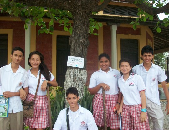 EN PANEL, ESTUDIANTES DE PUERTO COLOMBIA INTERACTUARON CON LA CRA Y ALCALDIA SOBRE EL CUIDADO DEL AGUA