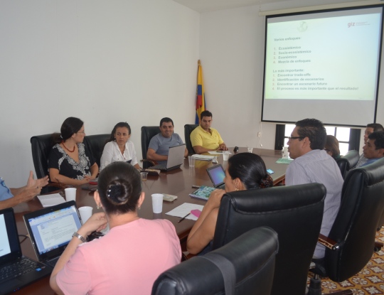 CRA DESARROLLÓ MESA TÉCNICA PARA IDENTIFICACIÓN DE SERVICIOS ECOSITÉMICOS EN LOS ROSALES Y EL CEIBAL