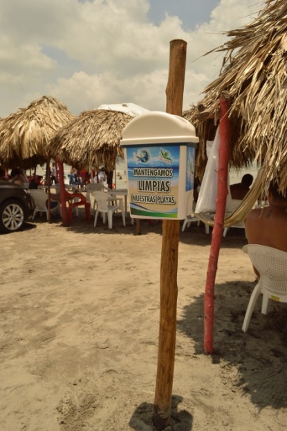 C.R.A y la Fundación Mundo Progreso realizan donación a Operadores Logísticos.