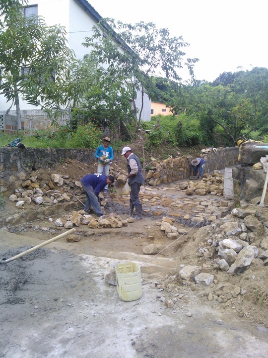 HABITANTES DE PIOJO SE BENEFICIAN CON CANALIZACIÓN DE ARROYO LA PLAZA: C.R.A