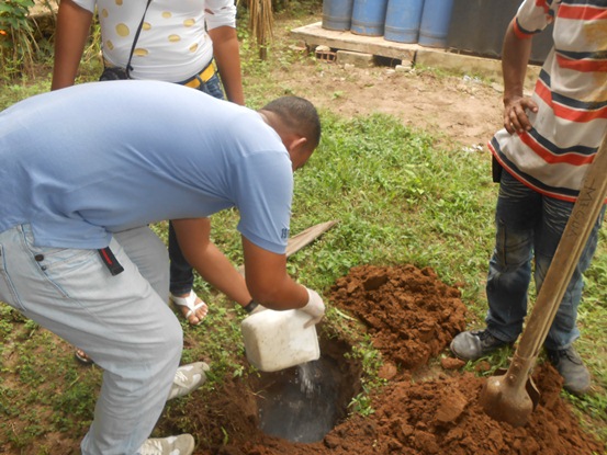 C.R.A BUSCA IDENTIFICAR SI CARACOLES ENCONTRADOS SON AFRICANOS<br /> Muestras fueron enviadas para su estudio e identificación - Corporación Autónoma Regional del Atlántico | C.R.A - Atendiendo un llamado de la comunidad y con el fin de verificar la presencia de un nuevo individuo, que se presume podría ser el Caracol Gigante Africano, técnicos del Centro de Reacción Inmediata Ambiental CRIA, de la Corporación Autónoma Regional del Atlántico, C.R.A, acudieron al Parque Temático Megua, ubicado en el municipio de Baranoa, lugar al que fue llevado el animal por iniciativa de un ciudadano.