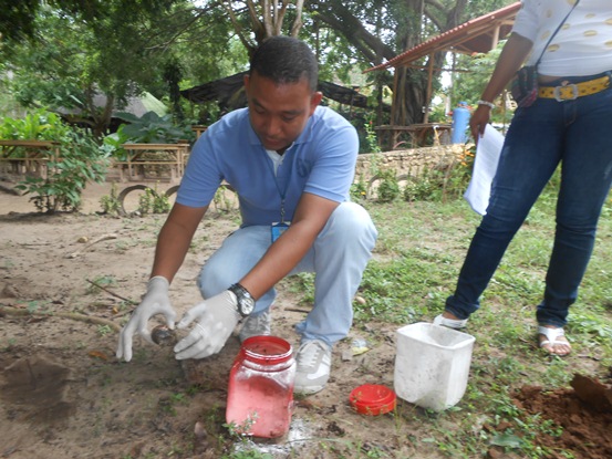 C.R.A BUSCA IDENTIFICAR SI CARACOLES ENCONTRADOS SON AFRICANOS<br /> Muestras fueron enviadas para su estudio e identificación - Corporación Autónoma Regional del Atlántico | C.R.A - Atendiendo un llamado de la comunidad y con el fin de verificar la presencia de un nuevo individuo, que se presume podría ser el Caracol Gigante Africano, técnicos del Centro de Reacción Inmediata Ambiental CRIA, de la Corporación Autónoma Regional del Atlántico, C.R.A, acudieron al Parque Temático Megua, ubicado en el municipio de Baranoa, lugar al que fue llevado el animal por iniciativa de un ciudadano.