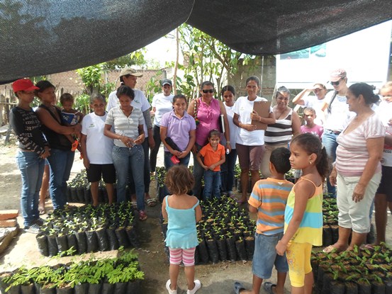 CON VIVEROS COMUNITARIOS, CRA FOMENTA PARTICIPACIÓN DE LA MUJER EN PROYECTOS AMBIENTALES