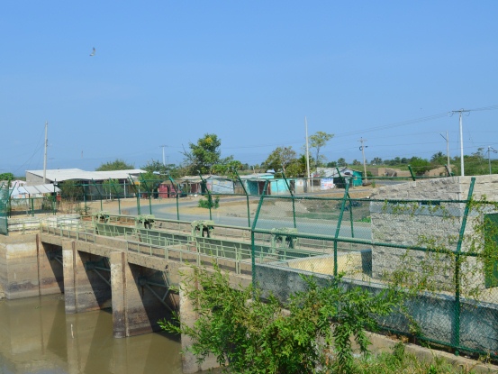Con apoyo del Gobierno Nacional<br />“ESTAMOS INVIRTIENDO $60 MIL MILLONES PARA PROTEGER CUERPOS DE AGUA Y POBLACIONES VULNERABLES”: C.R.A - Corporación Autónoma Regional del Atlántico | C.R.A - “ESTAMOS INVIRTIENDO $60 MIL MILLONES PARA PROTEGER CUERPOS DE AGUA Y POBLACIONES VULNERABLES”: C.R.A" title="Con apoyo del Gobierno Nacional“ESTAMOS INVIRTIENDO $60 MIL MILLONES PARA PROTEGER CUERPOS DE AGUA Y POBLACIONES VULNERABLES”: C.R.A" longdesc="CRA" />Muro Aguada de Pablo