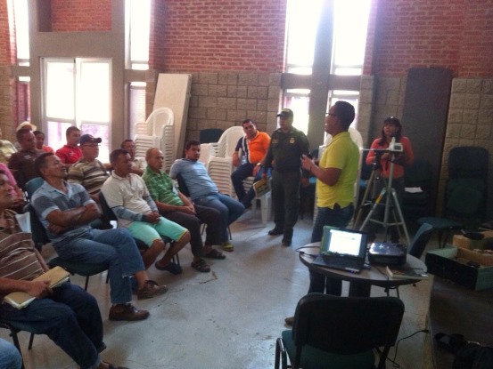 CRA CAPACITÓ A PROPIETARIOS DE LOCALES COMERCIALES SOBRE EMISIÓN DE RUIDO Y NORMA AMBIENTAL