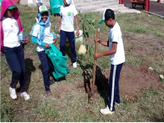 JÓVENES DE SEMILLEROS AMBIENTALES ESCOLARES, SE CAPACITAN EN ARBORIZACIÓN Y LIDERAN SIEMBRAS