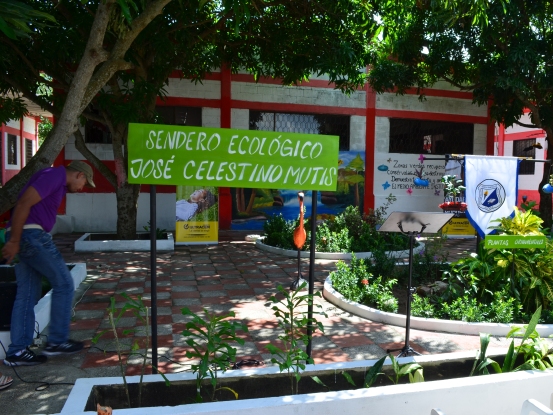 ESTUDIANTES DE GALAPA CREAN BANCO DE SEMILLAS PARA CONSERVAR  ESPECIES NATIVAS