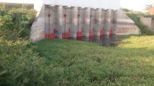 PARA MEJORAR CONDICIONES DE EMBALSE EL GUAJARO, C.R.A ABRIÓ COMPUERTAS.