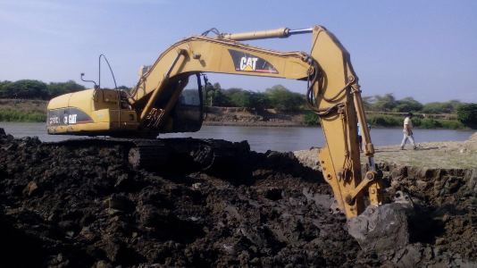 CRA INSTALÓ SISTEMA DE BOMBEO PARA LA RECUPERACIÓN DEL EMBALSE DEL GUÁJARO