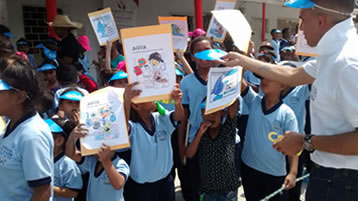 El poder del agua y del empleo transforma la vida de las personas El poder del agua y del empleo transforma la vida de las personas