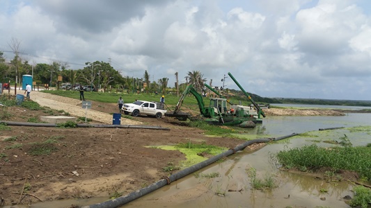 DRAGADO DE SEDIMENTOS EN EL CISNE CONTRIBUYE A RECUPERAR ECOSISTEMA, INDICA ESTUDIO DE UNIATLÁNTICO
