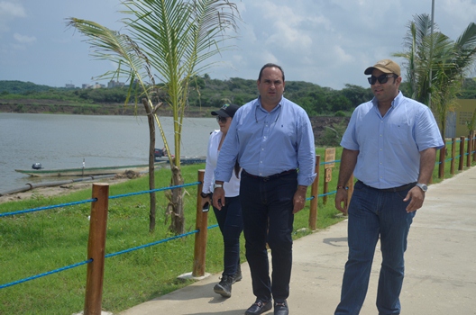 CORPORNOR INTERESADA EN REPLICAR PROYECTO DE RECUPERACIÓN DEL CISNE, EN SU DEPARTAMENTO