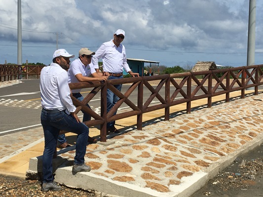 DIRECTOR DE LA CRA INSPECCIONA OBRAS DE MITIGACION DE EFECTOS DEL CAMBIO CLIMATICO Y REDUCCION DEL RIESGO DIRECTOR DE LA CRA INSPECCIONA OBRAS DE MITIGACION DE EFECTOS DEL CAMBIO CLIMATICO Y REDUCCION DEL RIESGO