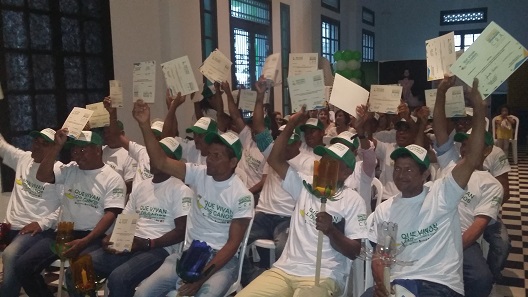 Caños del mercado ahora tienen quien los cuide.