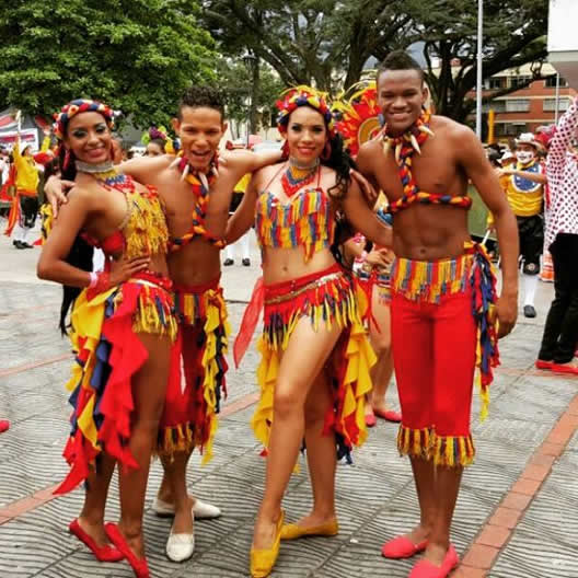 CARNAVAL AL LAGO DEL CISNE