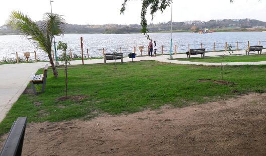 Con siembra de 140 árboles en el Parque Mirador El Cisne, C.R.A cerró actividades en el marco del día de la tierra.
