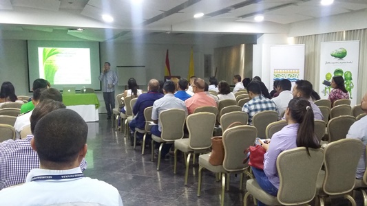 C.R.A PROMUEVE PLANES DE POSCONSUMO PARA GENERADORES DE RESIDUOS PELIGROSOS