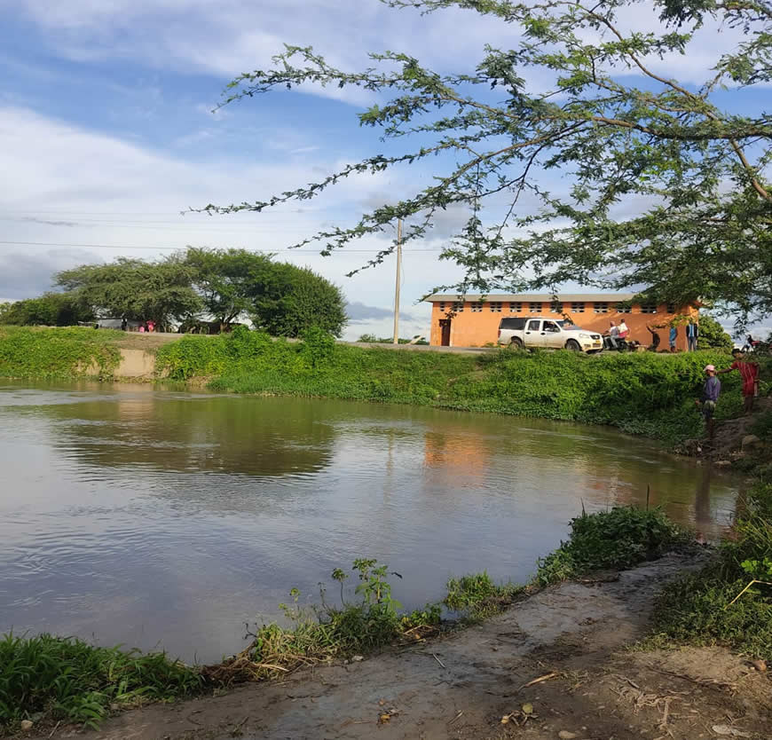“Cerradas totalmente las Compuertas de Villa Rosa en Repelón:” C.R.A - Corporación Autónoma Regional del Atlántico | C.R.A - La Corporación Autónoma Regional del Atlántico C.R.A, culminó esta tarde el cierre definitivo de las compuertas Villa Rosa, ubicadas en el municipio de Repelón. Las maniobras, que vienen ejecutándose desde hace semanas, fueron dirigidas y realizadas por el equipo técnico de la Entidad, e involucró la participación de miembros de la comunidad de pescadores asentados en la zona y de la Policía del Departamento del Atlántico.