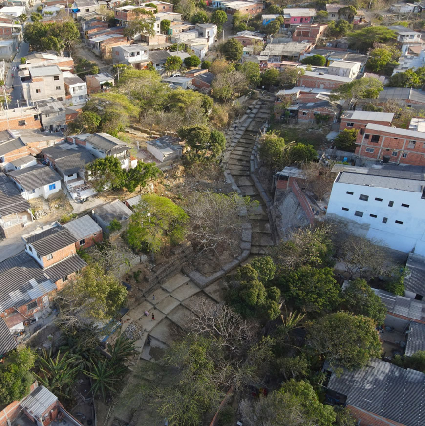 C.R.A entregó obras de recuperación de arroyos Ancla, La Rosita y Salgar, en Puerto Colombia. 2 C.R.A entregó obras de recuperación de arroyos Ancla, La Rosita y Salgar, en Puerto Colombia. - Corporación Autónoma Regional del Atlántico | C.R.A - Un total de 570 metros lineales intervenidos en los arroyos El Ancla, La Rosita y Solimar, en Salgar, fueron culminados y entregados por la Corporación Autónoma Regional del Atlántico, oficialmente al municipio de Puerto Colombia. En total se intervinieron 206 metros lineales en los dos primeros, en cada uno y 158 en Salgar, cuya ejecución estuvo a cargo del Consorcio de Obras de Ingeniería y Suministros.