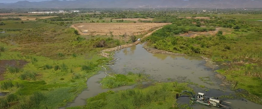 Recuperación de la hidrodinámica del Embalse El Guájaro avanza en un 87,21%. - Corporación Autónoma Regional del Atlántico | C.R.A - Un avance del 87,21% presentan las actividades contratadas por la Corporación Autónoma Regional del Atlántico C.R.A. para el dragado de mantenimiento y disposición de sedimentos en los arroyos Bartolo y Zapata, afluentes del Embalse El Guájaro.