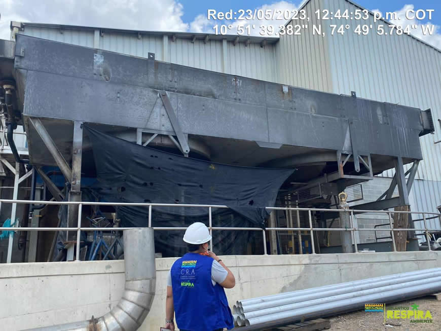 C.R.A. impone medida preventiva de suspensión a AGROSAN por emisión de olores ofensivos 1 C.R.A. impone medida preventiva de suspensión a AGROSAN por emisión de olores ofensivos - Corporación Autónoma Regional del Atlántico | C.R.A - En atención a la queja interpuesta por las comunidades de los corregimientos de Caracolí, Cascarón y la Aguada, en contra de la empresa Agropecuaria San Fernando S.A.S. – AGROSAN, por la generación de olores ofensivos, la Corporación Autónoma Regional del Atlántico – C.R.A., impuso medida preventiva de suspensión de actividades e inició un procedimiento sancionatorio ambiental.