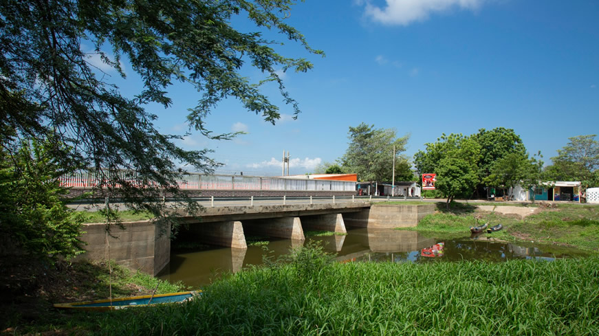 C.R.A. realizó mantenimiento y adecuación de compuertas de Villa Rosa y Porvenir - Corporación Autónoma Regional del Atlántico | C.R.A - A través del contrato 261 de 2023, la Corporación Autónoma Regional del Atlántico –C.R.A. realizó el mantenimiento y adecuación de las estructuras de regulación hídrica El Porvenir y Villa Rosa, que conectan el embalse del Guájaro al canal del Dique, ubicadas en los municipios de Manatí y Repelón, respectivamente.