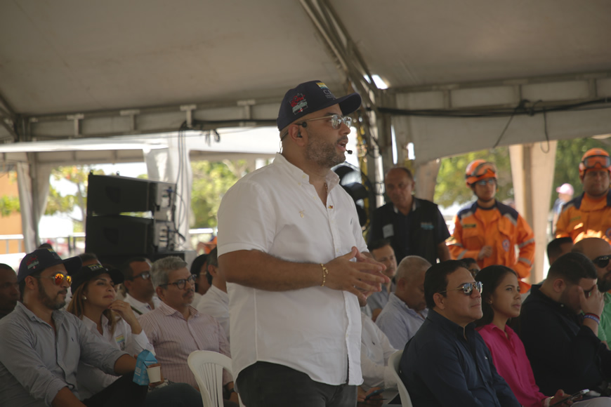 C.R.A. presentó logros y resultados que son referentes en Colombia - Corporación Autónoma Regional del Atlántico | C.R.A - En un acto realizado en la plaza del municipio de Puerto Colombia, el Director de la Corporación Autónoma Regional del Atlántico C.R.A., Jesús León Insignares, presentó resultados de su gestión en la ejecución del Plan de Acción Cuatrienal, vigencia 2023 y avances del 2020-2023, reportando inversiones por $154 mil millones y un cumplimiento físico del 93,40%, cuya estructura incluye 27 programas, 60 proyectos y 186 acciones estratégicas, con un alto impacto ambiental en los municipios de su jurisdicción.