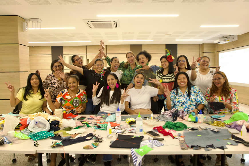 C.R.A, Unisimón y Judy Hazbún impulsan la creatividad y la sostenibilidad en el Carnaval - Corporación Autónoma Regional del Atlántico | C.R.A - La Corporación Autónoma Regional del Atlántico C.R.A., el Centro de Educación Continuada de la Universidad Simón Bolívar y la reconocida diseñadora y líder en moda sostenible Judy Hazbún, se unieron para fomentar la innovación y la conciencia ambiental en el marco de las fiestas carnestolendas