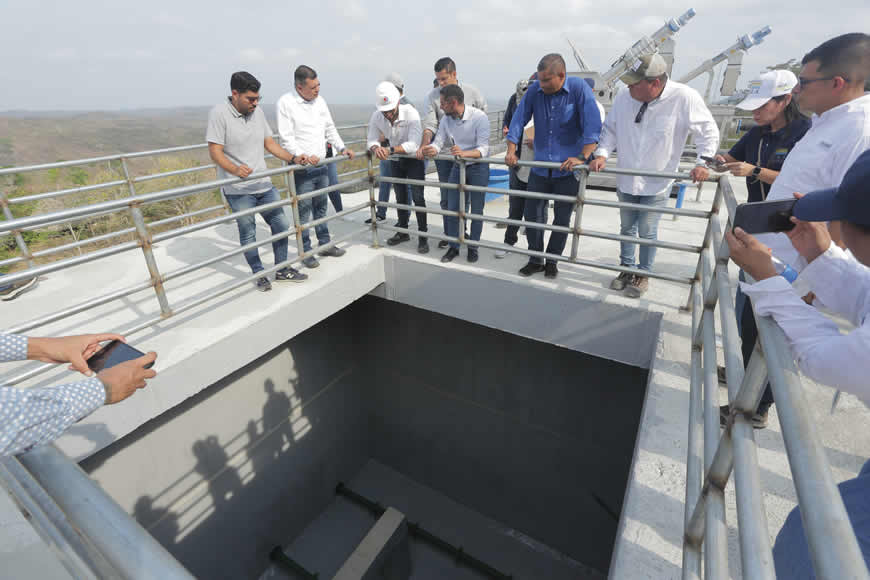 Contraloría General de la República destaca avances en obras de la C.R.A. - Corporación Autónoma Regional del Atlántico | C.R.A - Durante su reciente visita a las obras que se ejecutan en el departamento del Atlántico, el Vicecontralor Carlos Zuluaga, resaltó los notables avances alcanzados en dos proyectos claves en ejecución por parte de la Corporación para el Departamento: la construcción de la Planta de Tratamiento de Aguas Residuales (PTAR) de Piojó y la construcción de la estación de bombeo y la PTAR para el municipio de Juan de Acosta y el sector del Vaivén.