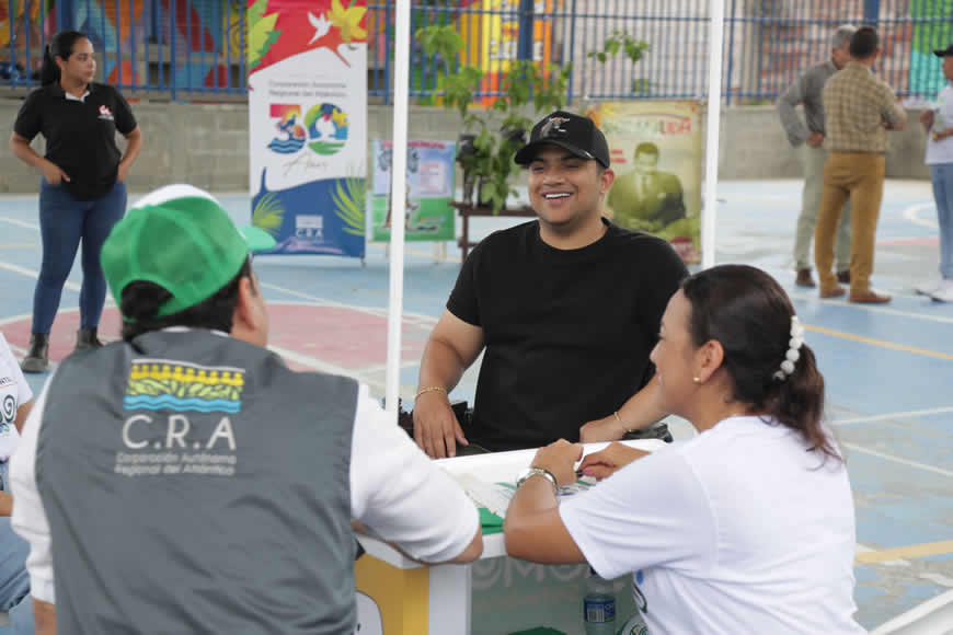 Con brigada ambiental en Malambo, C.R.A. inició celebración del Día del Medio Ambiente 3 Con brigada ambiental en Malambo, C.R.A. inició celebración del Día del Medio Ambiente - Corporación Autónoma Regional del Atlántico | C.R.A - *Entre las actividades que desarrollará hoy la Corporación se encuentran: la primera Feria Ambiental en la Clínica Porto Azul y la celebración en el Instituto Educativo Adolfo León Marenco ubicado en el municipio de Suan.