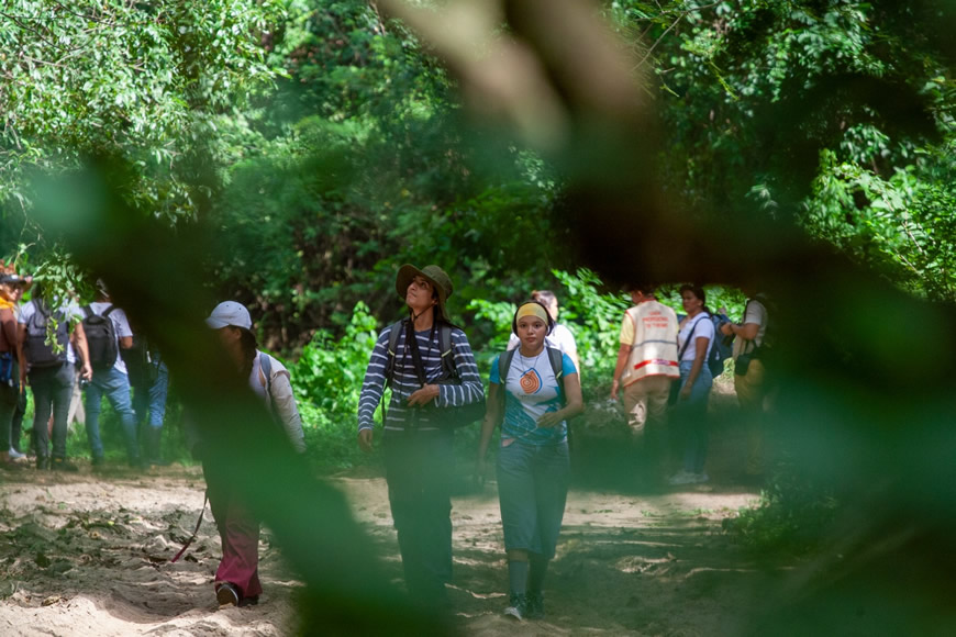 Fotografía y sostenibilidad se unen en la quinta edición de “Atlántico Respira Ambiente” 1 Fotografía y sostenibilidad se unen en la quinta edición de “Atlántico Respira Ambiente” - Corporación Autónoma Regional del Atlántico | C.R.A - Con el propósito de seguir fortaleciendo la conciencia ambiental a través del arte, la Corporación Autónoma Regional del Atlántico – C.R.A., en alianza con Alitic, celebra la quinta edición del concurso de fotografía “Atlántico Respira Ambiente 2025”, una iniciativa que año tras año invita a descubrir la riqueza ecológica y la diversidad de paisajes que hacen del Atlántico un territorio único en el Caribe colombiano.