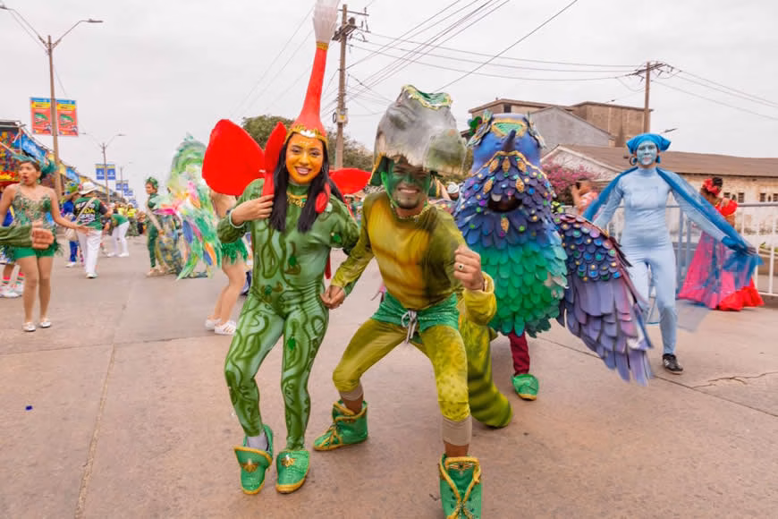 ‘Somos Agua’: el mensaje ambiental de la C.R.A. en el Carnaval Sostenible 2026