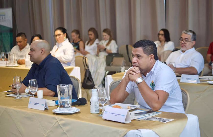 Asamblea Corporativa aprobó gestión de C.R.A vigencia 2025, con ejecución superior al 94 % 3 Asamblea Corporativa aprobó gestión de C.R.A vigencia 2025, con ejecución superior al 94 % - Corporación Autónoma Regional del Atlántico | C.R.A - La Corporación Autónoma Regional del Atlántico –C.R.A.– presentó ante la Asamblea Corporativa su Informe de Gestión 2025, destacando un avance físico del 93,56 % y una ejecución financiera del 94,06 % en el marco del Plan de Acción 2024–2027 “Por un Ambiente Sin Fronteras”.