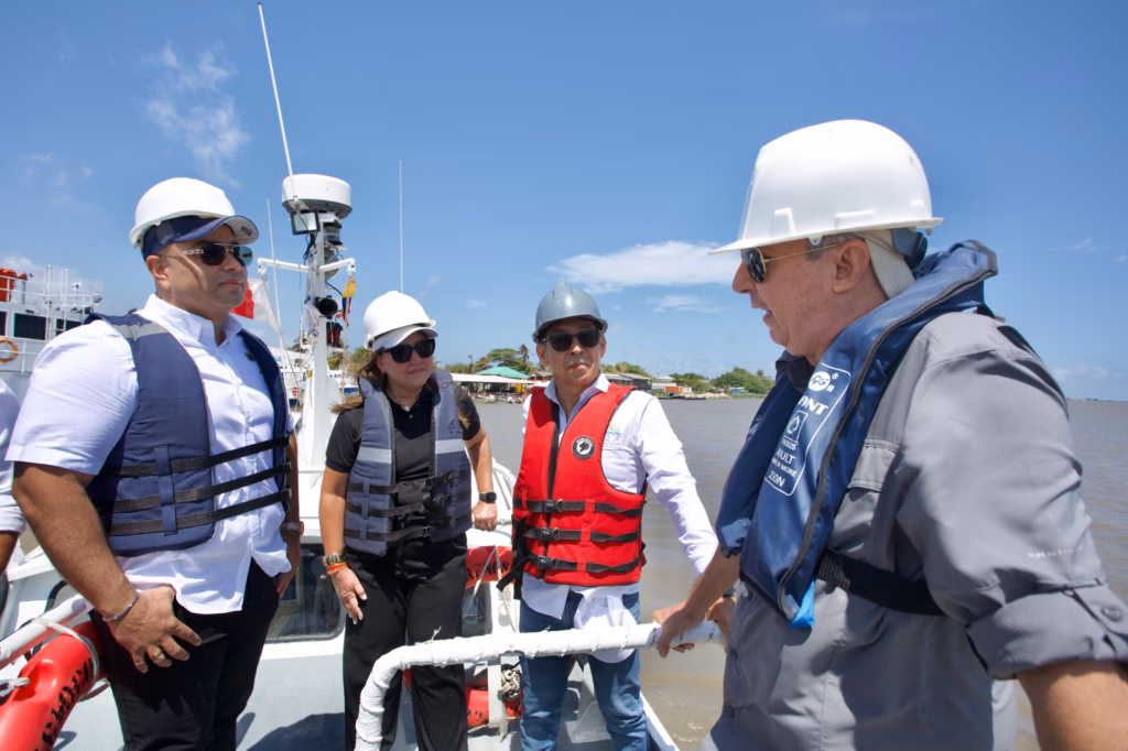 C.R.A. impulsa proyecto piloto de energía hidrocinética en el río Magdalena - Corporación Autónoma Regional del Atlántico | C.R.A - La Corporación Autónoma Regional del Atlántico -C.R.A. avanza en la implementación de un proyecto piloto de generación de energía eléctrica mediante una turbina hidrocinética en el río Magdalena, como parte de su apuesta por la transición energética y el aprovechamiento sostenible de los recursos hídricos.