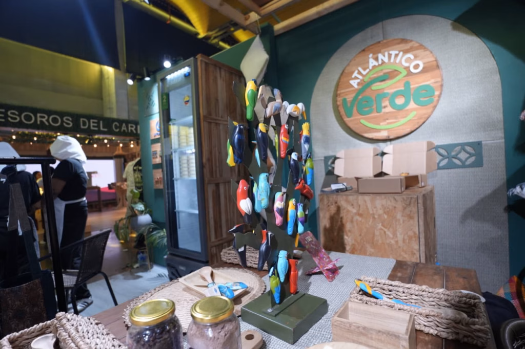 Negocios Verdes del Atlántico llegan a Sabor Barranquilla con una apuesta por la sostenibilidad y el consumo responsable - Corporación Autónoma Regional del Atlántico | C.R.A - Los Negocios Verdes del Atlántico, impulsados por la Corporación Autónoma Regional del Atlántico – C.R.A., tienen presencia en Sabor Barranquilla 2026, una de las principales vitrinas gastronómicas del Caribe colombiano, que se desarrolla del 20 al 23 de agosto en el Centro de Eventos Puerta de Oro.