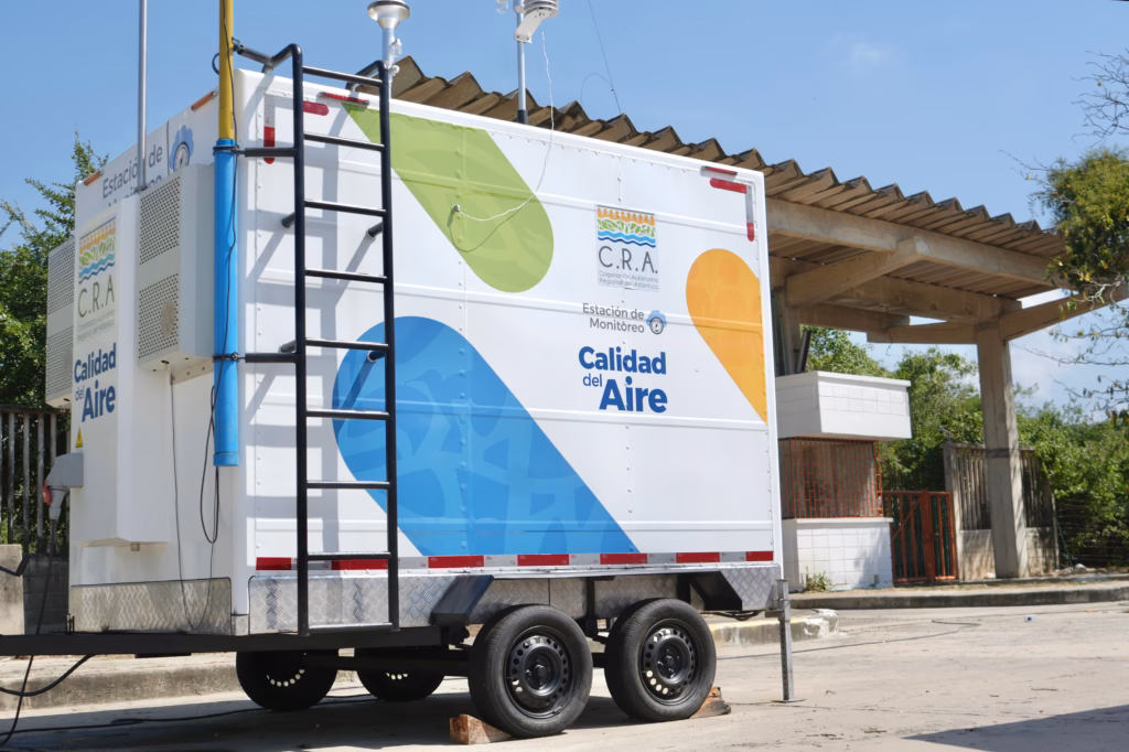 C.R.A. fortalece el monitoreo ambiental del Atlántico con estación de calidad del aire en Granabastos - Corporación Autónoma Regional del Atlántico | C.R.A - La estación hace parte de la Red de Monitoreo de Calidad del Aire del Departamento del Atlántico, conformada por siete estaciones automáticas que operarán las 24 horas y transmitirán datos en tiempo real.